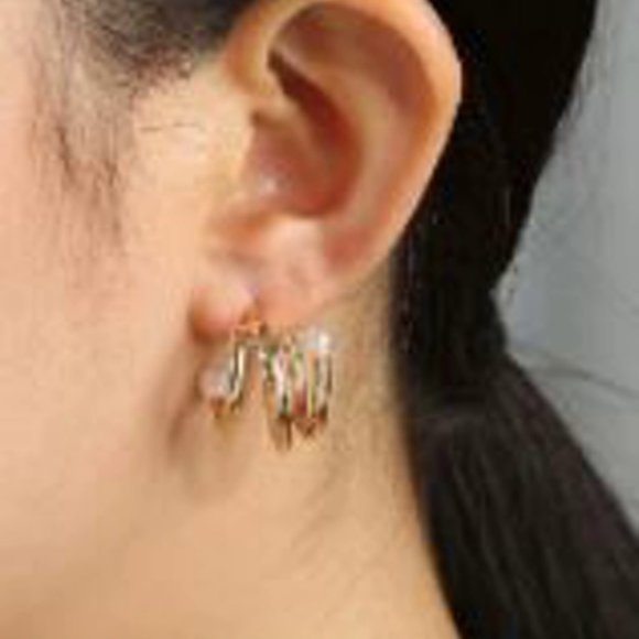 Gold and pearl earrings - Picture 3 of 4